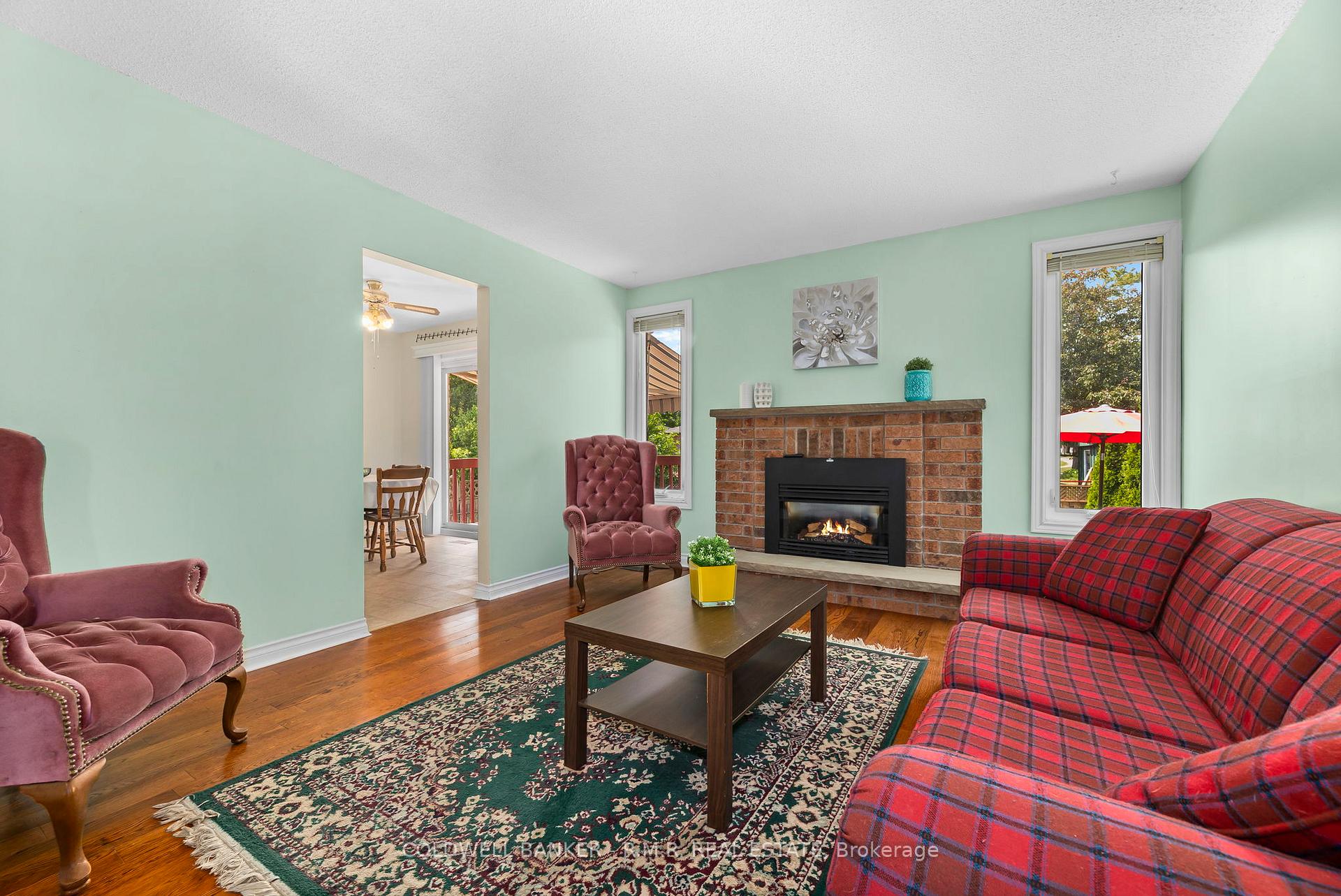 Photo 4 of 39 Ewen Drive, Uxbridge — HOMEH
