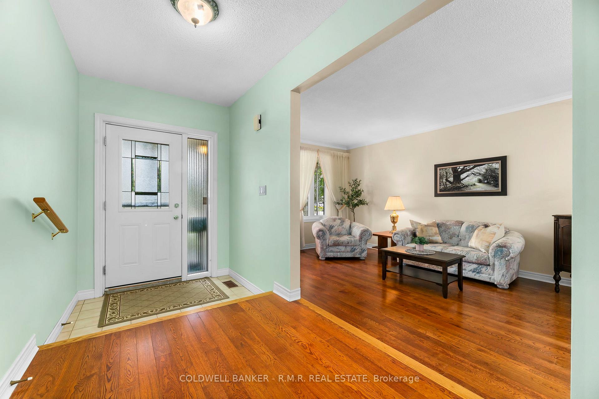 Photo 9 of 39 Ewen Drive, Uxbridge — HOMEH