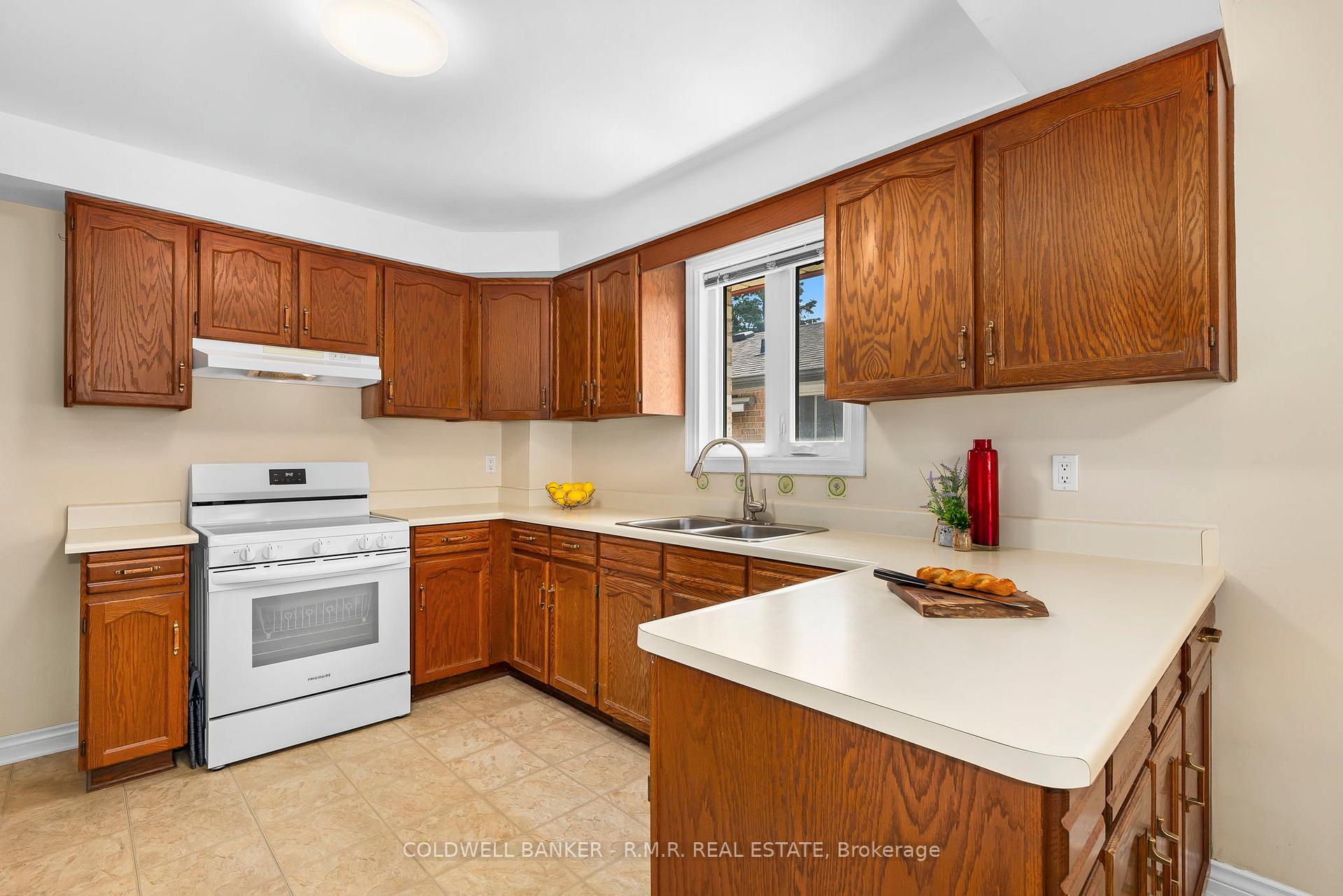 Photo 13 of 39 Ewen Drive, Uxbridge — HOMEH