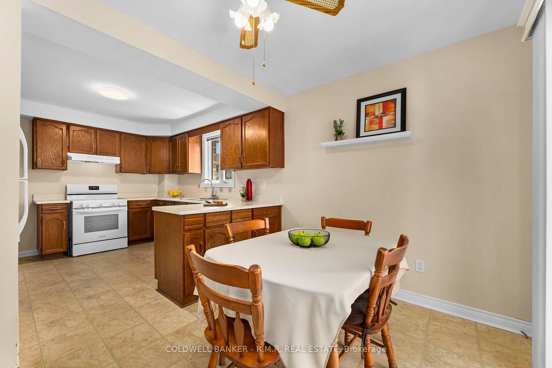 Photo 14 of 39 Ewen Drive, Uxbridge — HOMEH