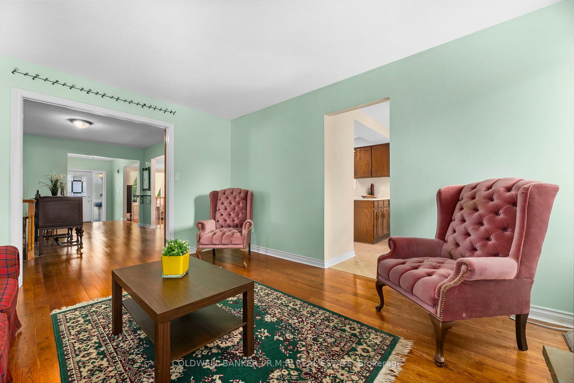Photo 18 of 39 Ewen Drive, Uxbridge — HOMEH