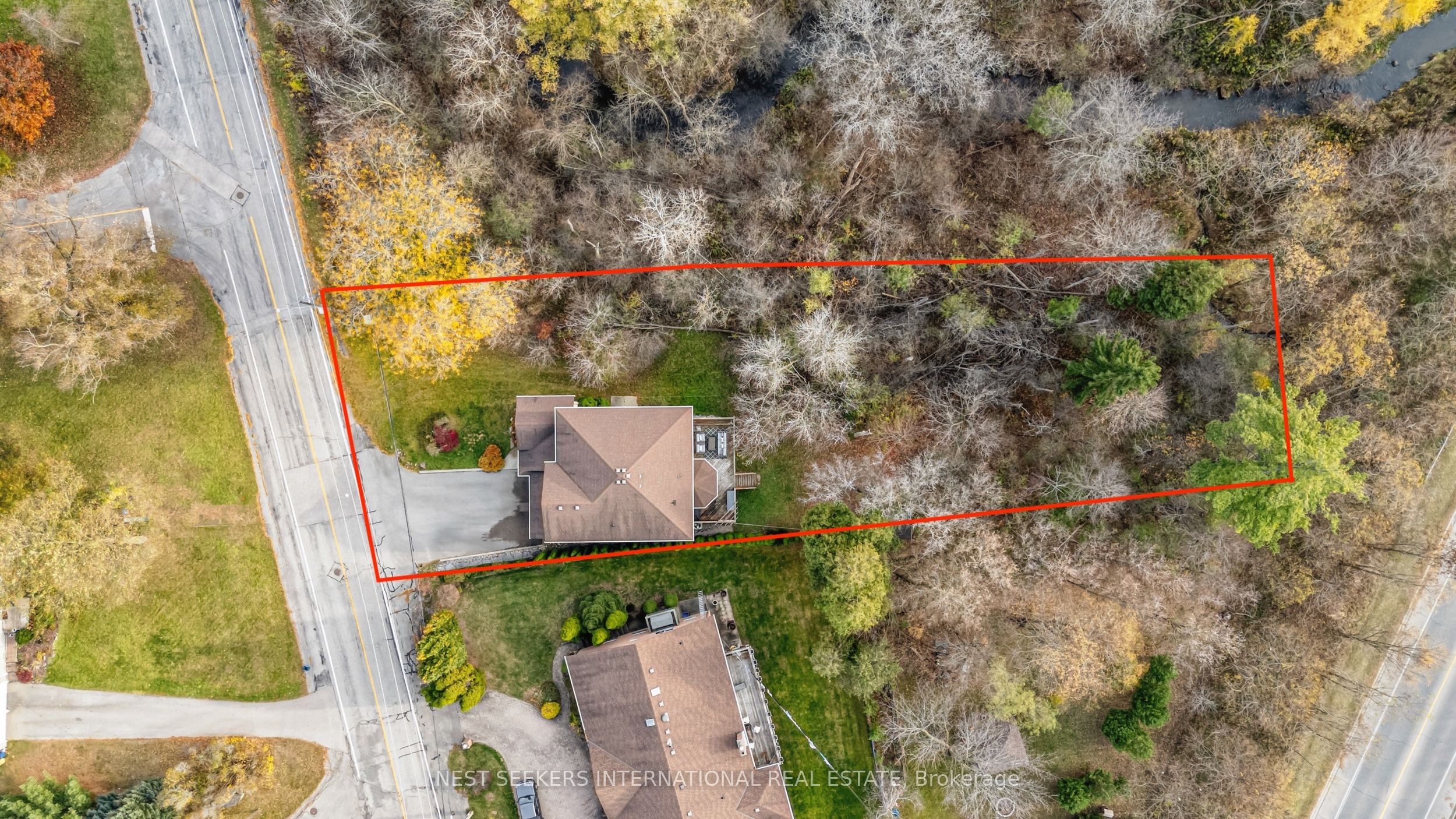 Photo 2 of 967 Doon Village Road, Kitchener — HOMEH