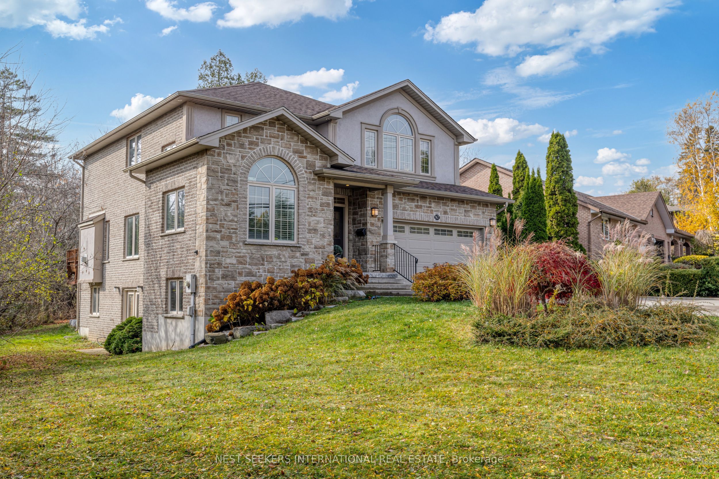 Photo 41 of 967 Doon Village Road, Kitchener — HOMEH