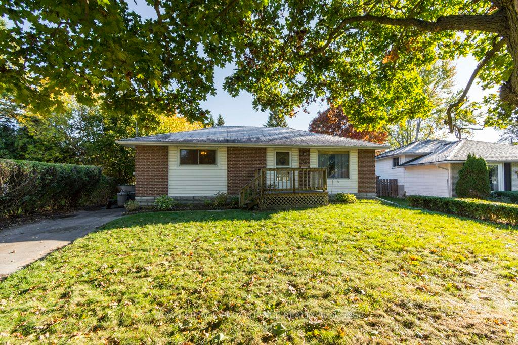 Photo 3 of 69 Thorncliffe Drive, Belleville, Belleville Ward — HOMEH