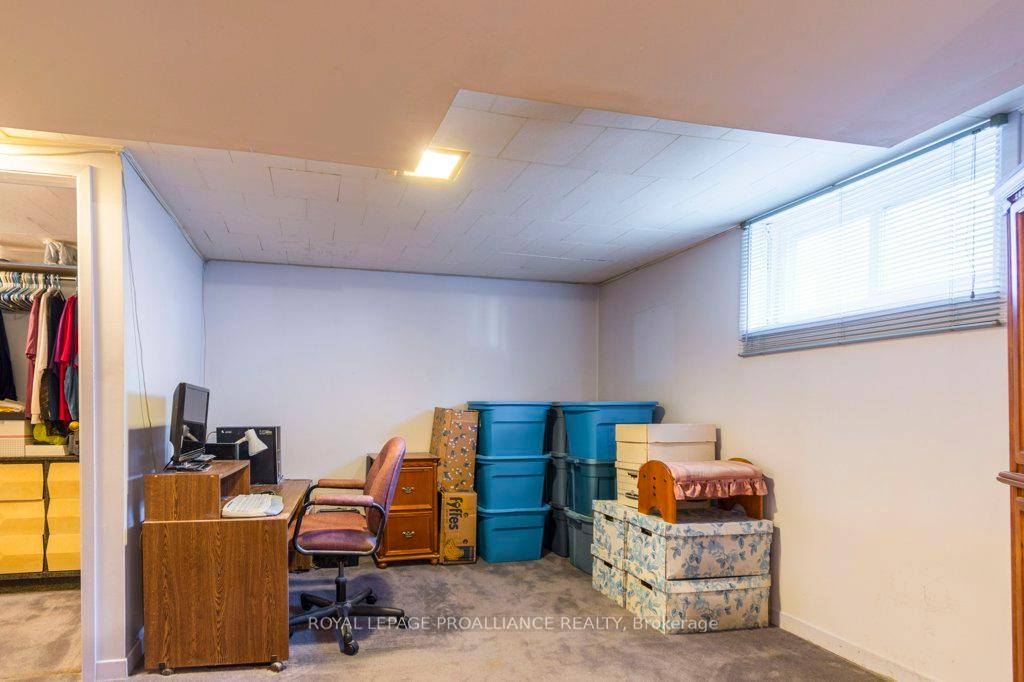 Photo 16 of 69 Thorncliffe Drive, Belleville, Belleville Ward — HOMEH