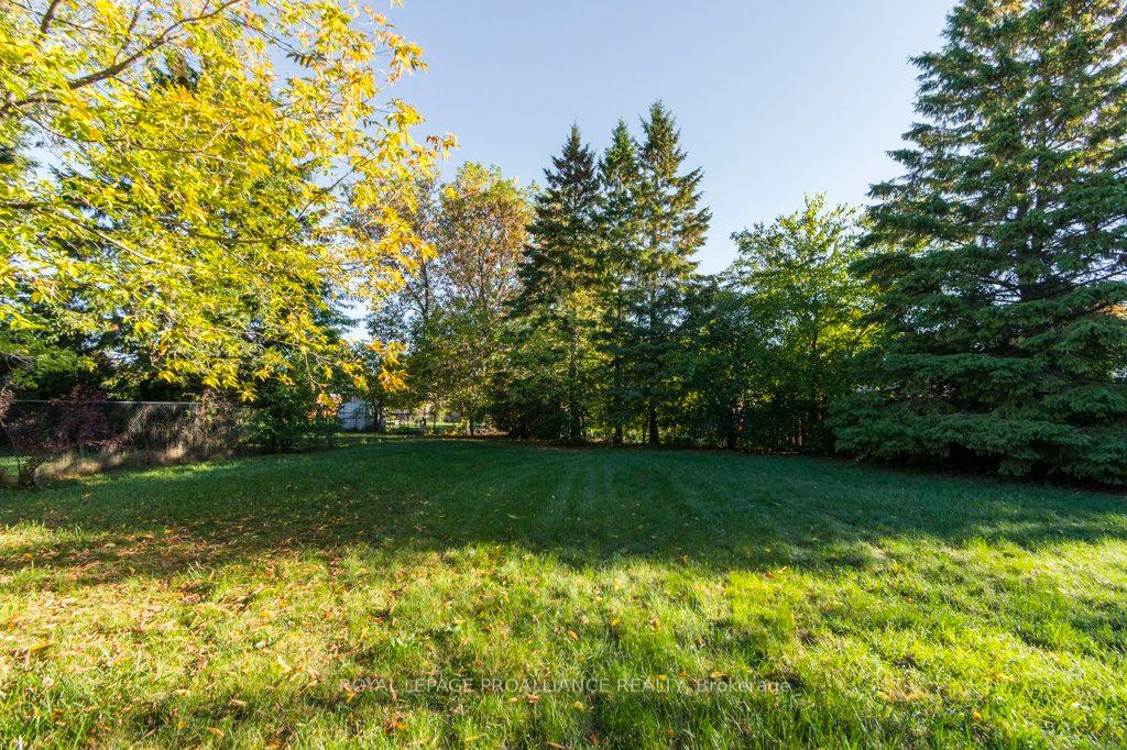 Photo 28 of 69 Thorncliffe Drive, Belleville, Belleville Ward — HOMEH