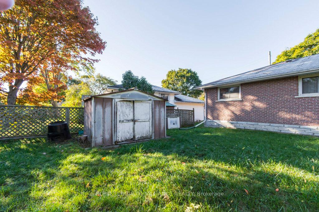 Photo 24 of 69 Thorncliffe Drive, Belleville, Belleville Ward — HOMEH