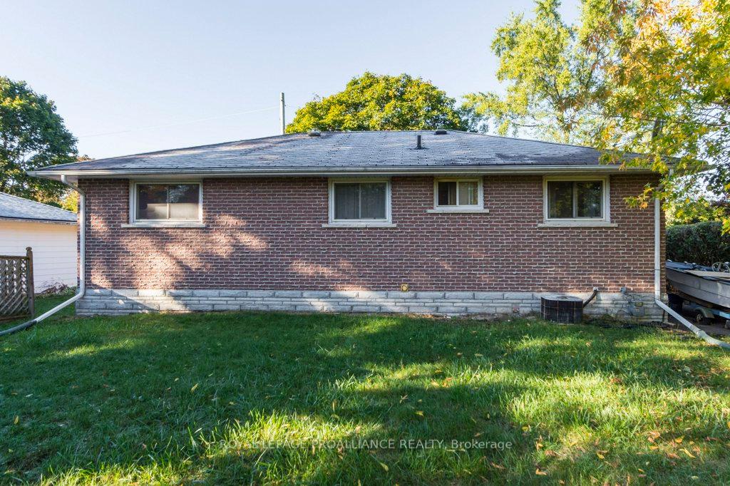 Photo 27 of 69 Thorncliffe Drive, Belleville, Belleville Ward — HOMEH