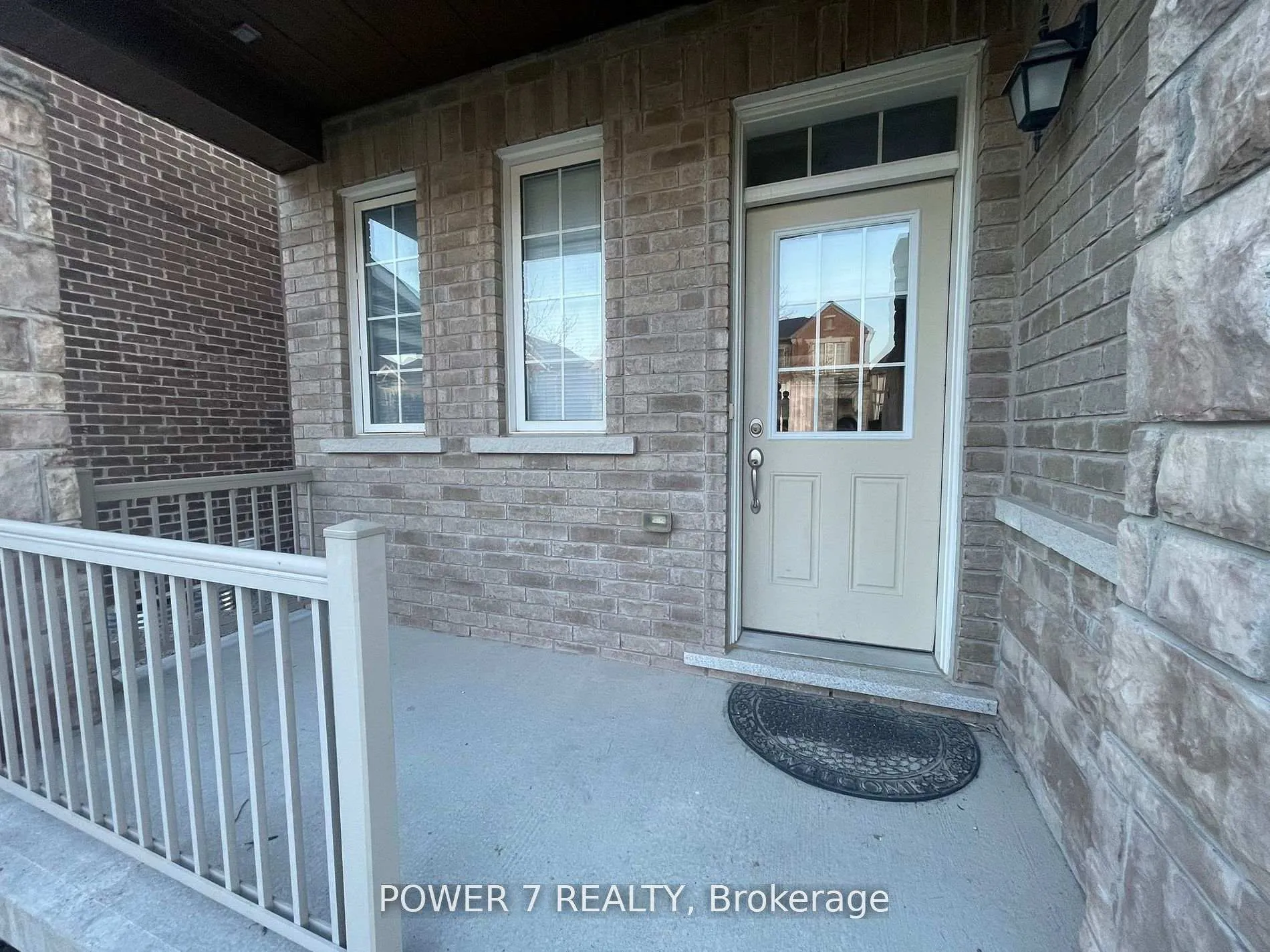 Photo 2 of 123 Major Crescent, Aurora, Rural Aurora — HOMEH