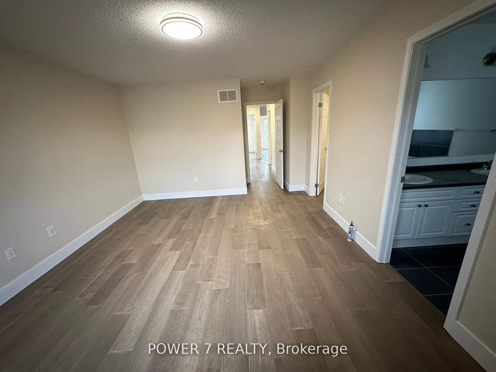 Photo 17 of 123 Major Crescent, Aurora, Rural Aurora — HOMEH