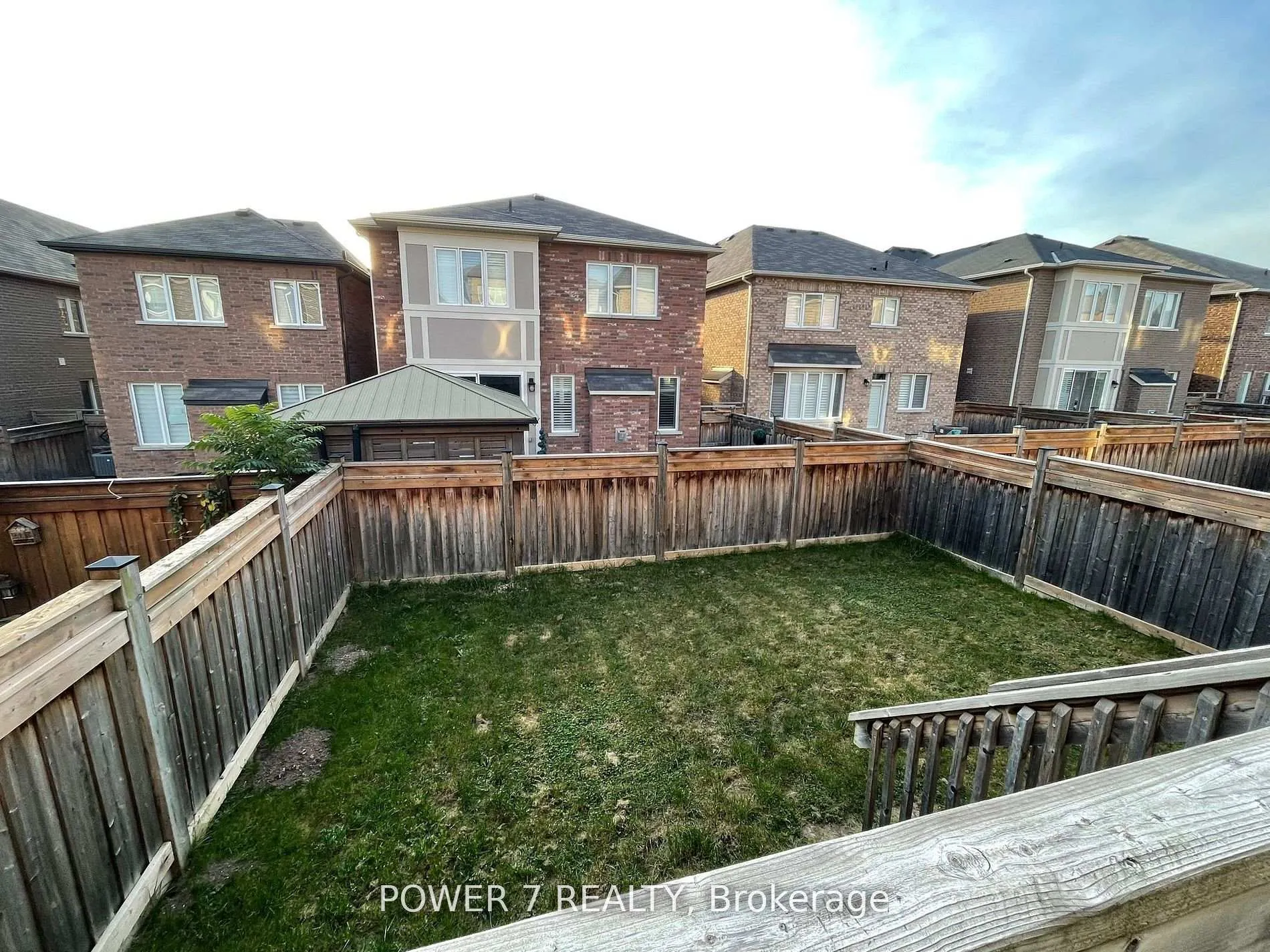 Photo 21 of 123 Major Crescent, Aurora, Rural Aurora — HOMEH