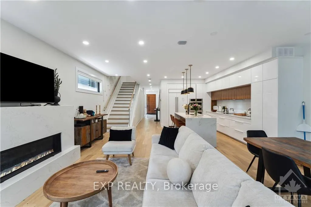 Photo 4 of Unit A, 187 Carleton Avenue, Ottawa, Ottawa West/Tunneys Pasture — HOMEH