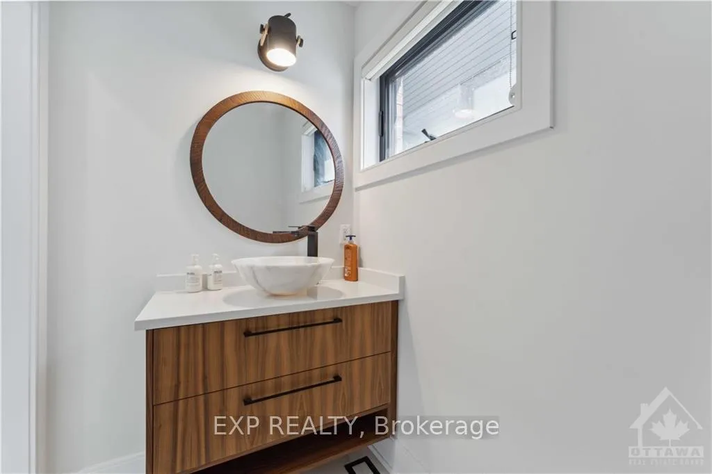 Photo 5 of Unit A, 187 Carleton Avenue, Ottawa, Ottawa West/Tunneys Pasture — HOMEH
