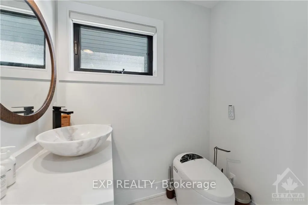 Photo 6 of Unit A, 187 Carleton Avenue, Ottawa, Ottawa West/Tunneys Pasture — HOMEH