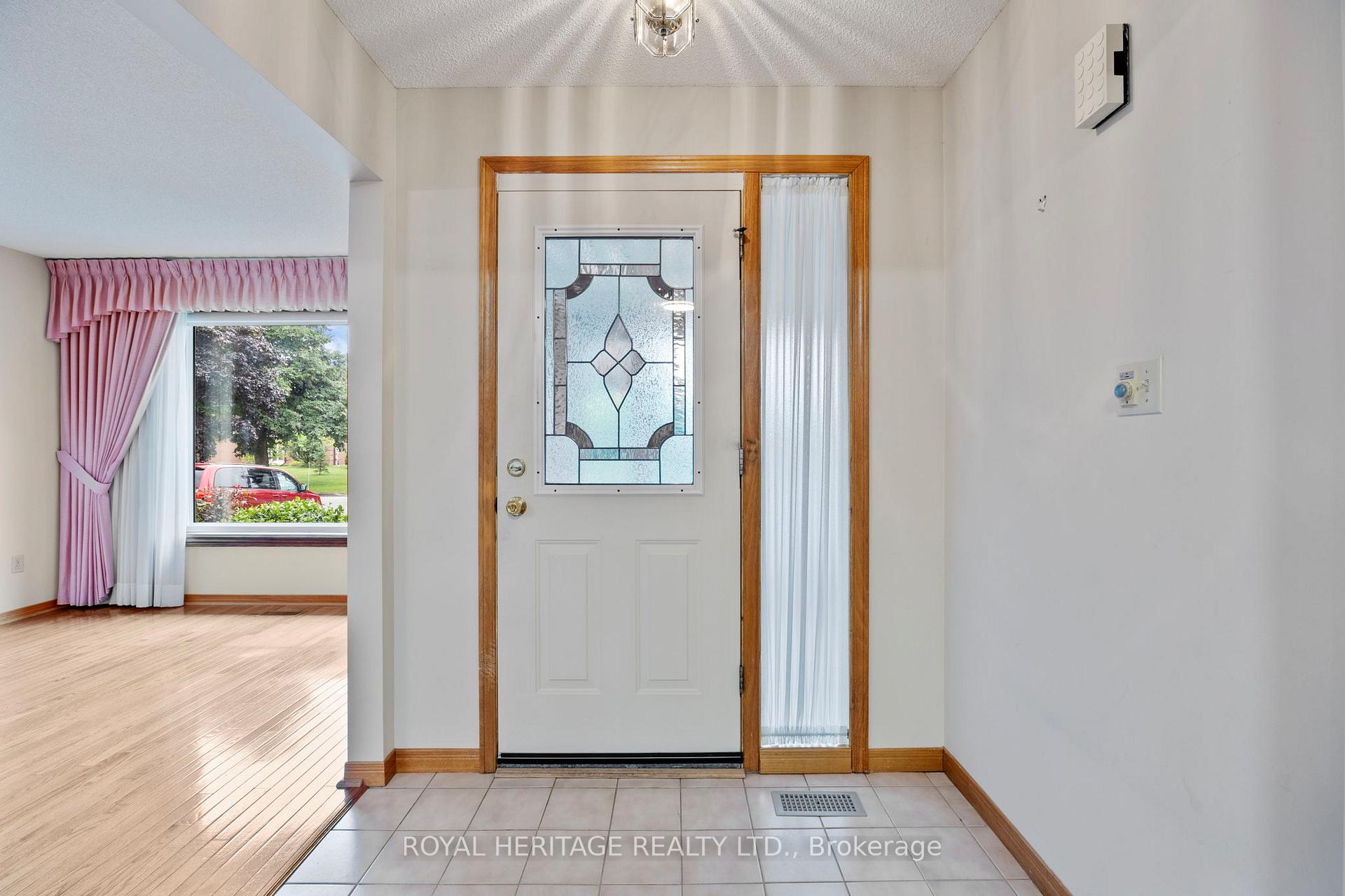 Photo 5 of 81 Ewen Drive, Uxbridge — HOMEH