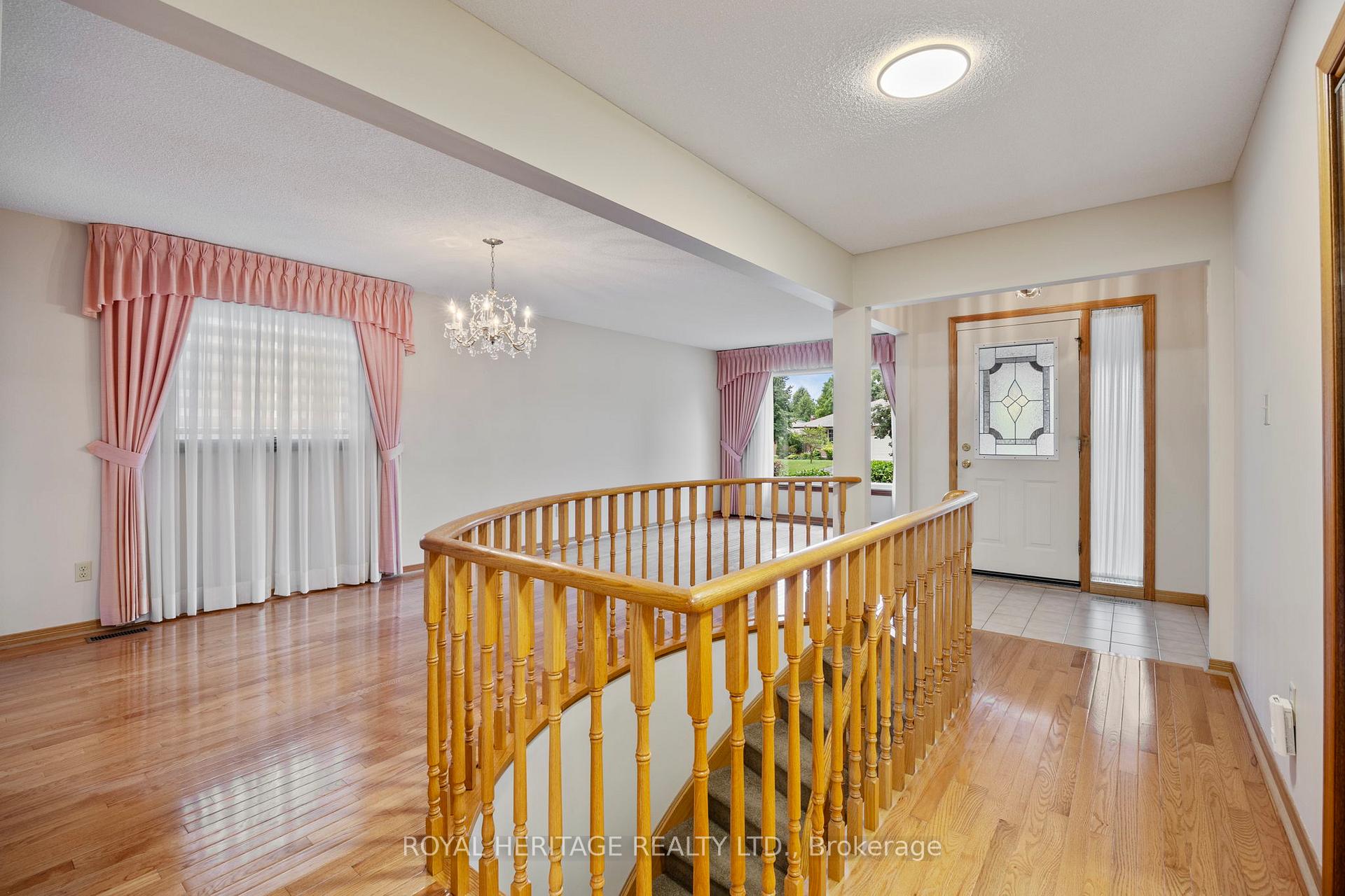 Photo 7 of 81 Ewen Drive, Uxbridge — HOMEH