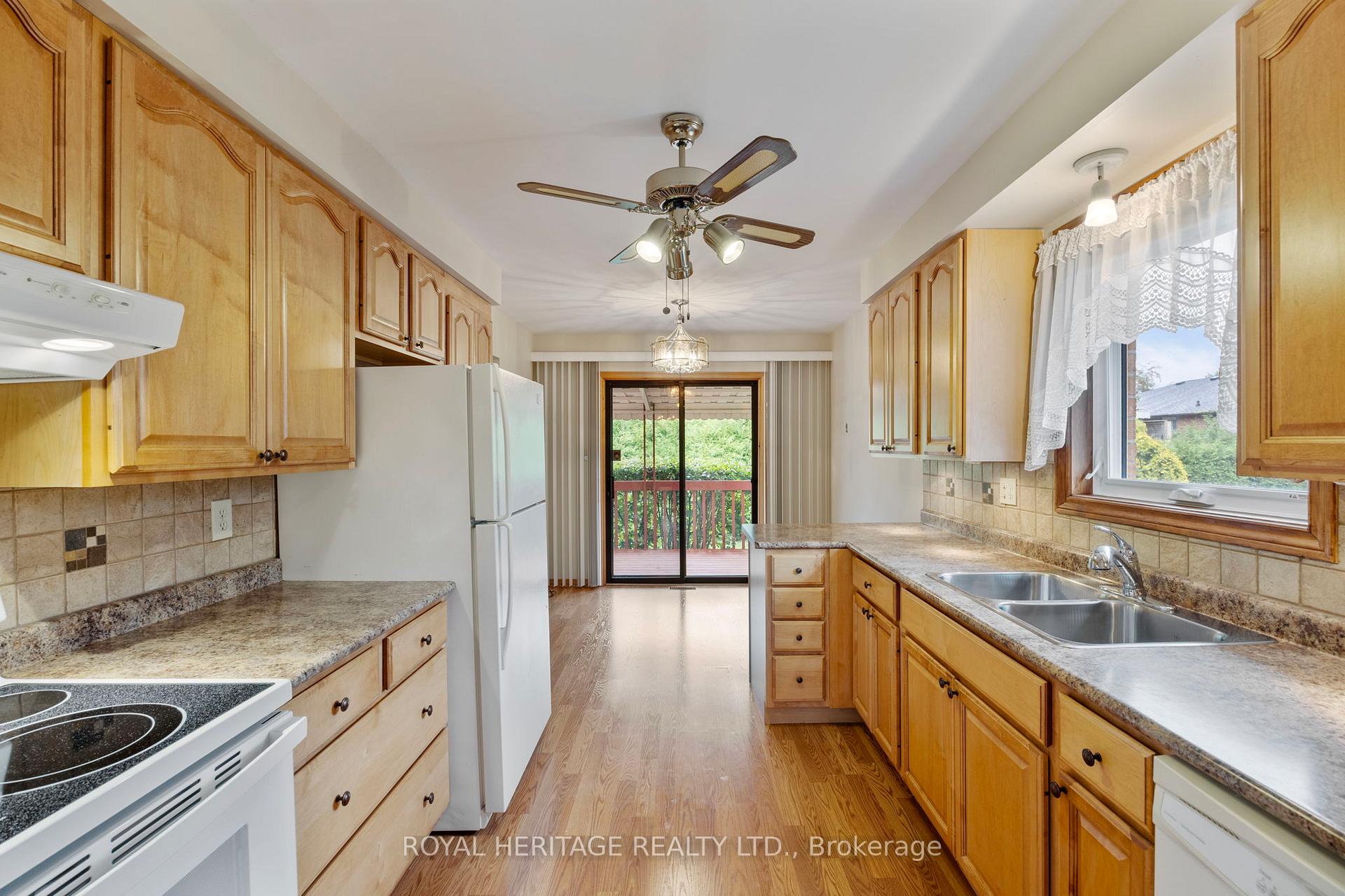 Photo 15 of 81 Ewen Drive, Uxbridge — HOMEH