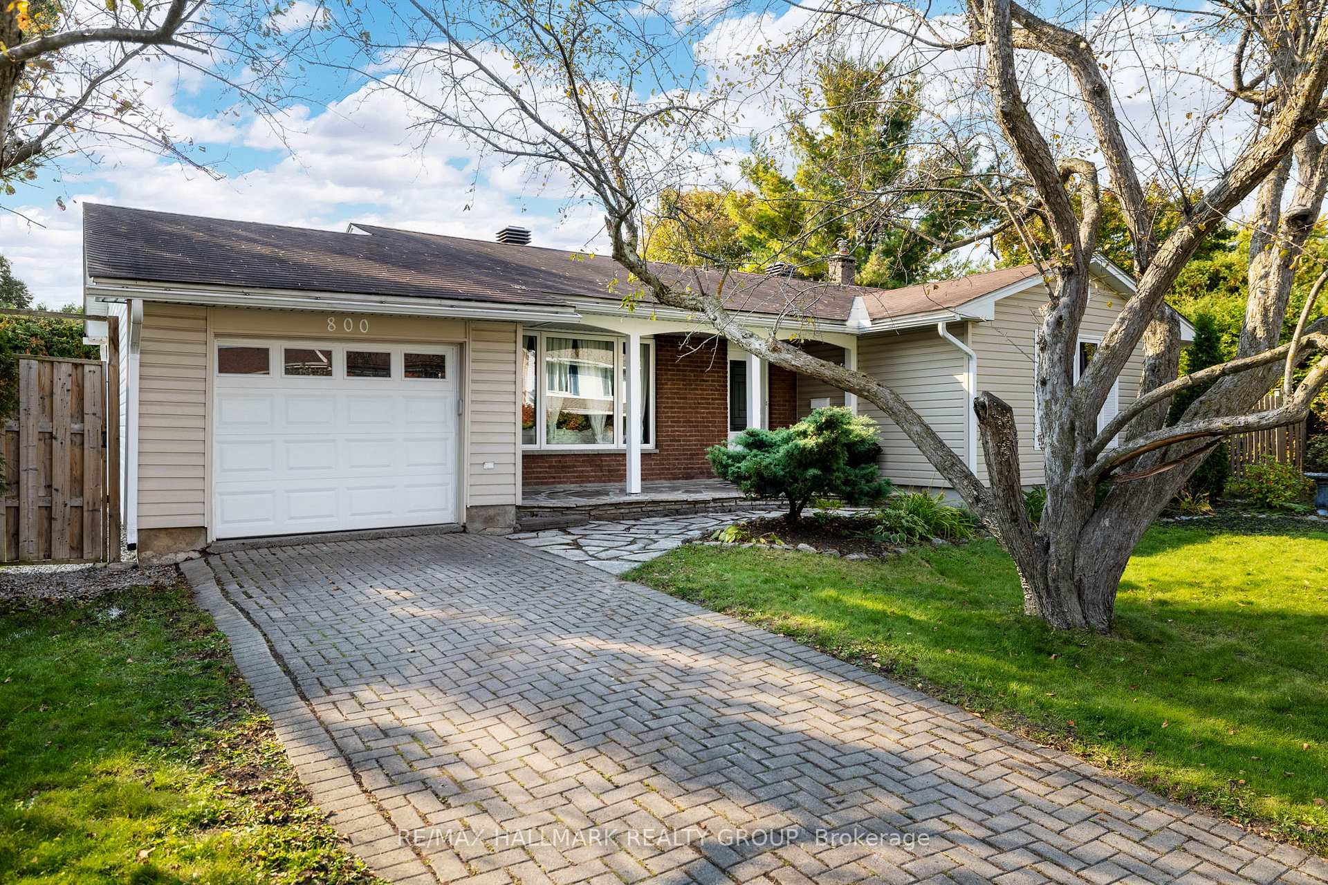 Photo 2 of 800 De Salaberry Street, Ottawa, Beacon Hill North — HOMEH