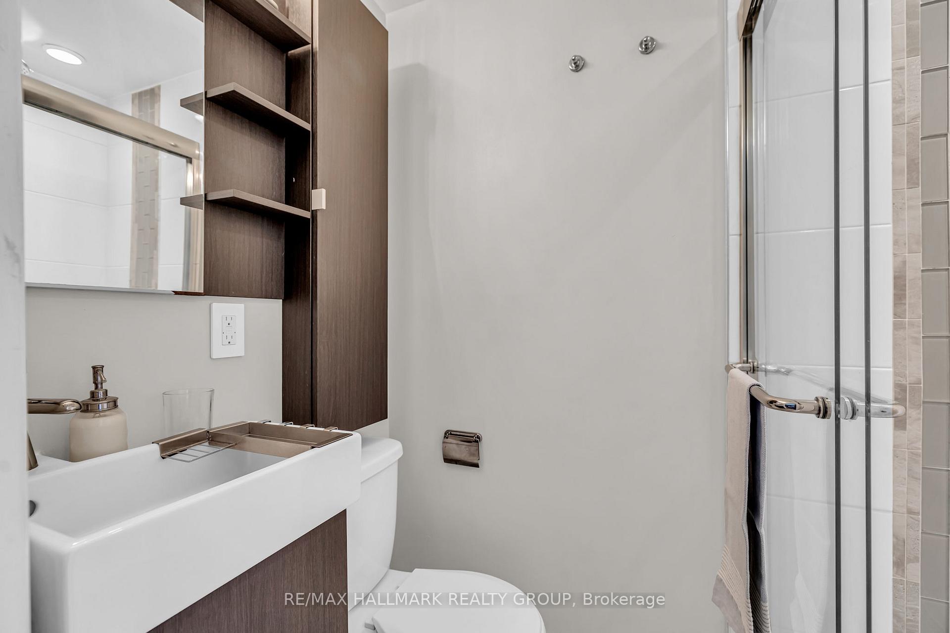 Photo 33 of 800 De Salaberry Street, Ottawa, Beacon Hill North — HOMEH