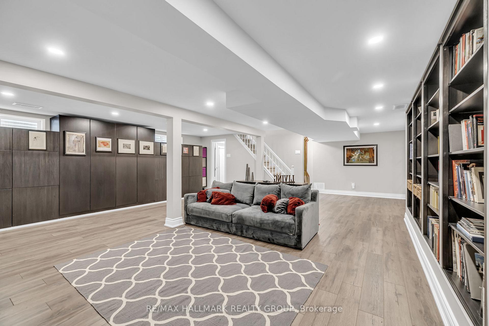 Photo 32 of 800 De Salaberry Street, Ottawa, Beacon Hill North — HOMEH