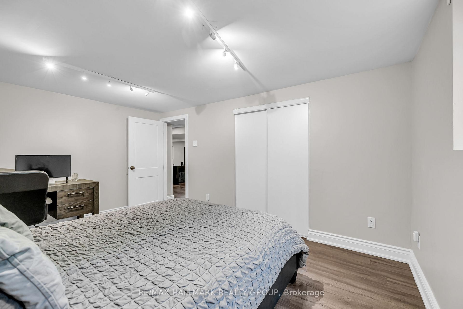 Photo 34 of 800 De Salaberry Street, Ottawa, Beacon Hill North — HOMEH