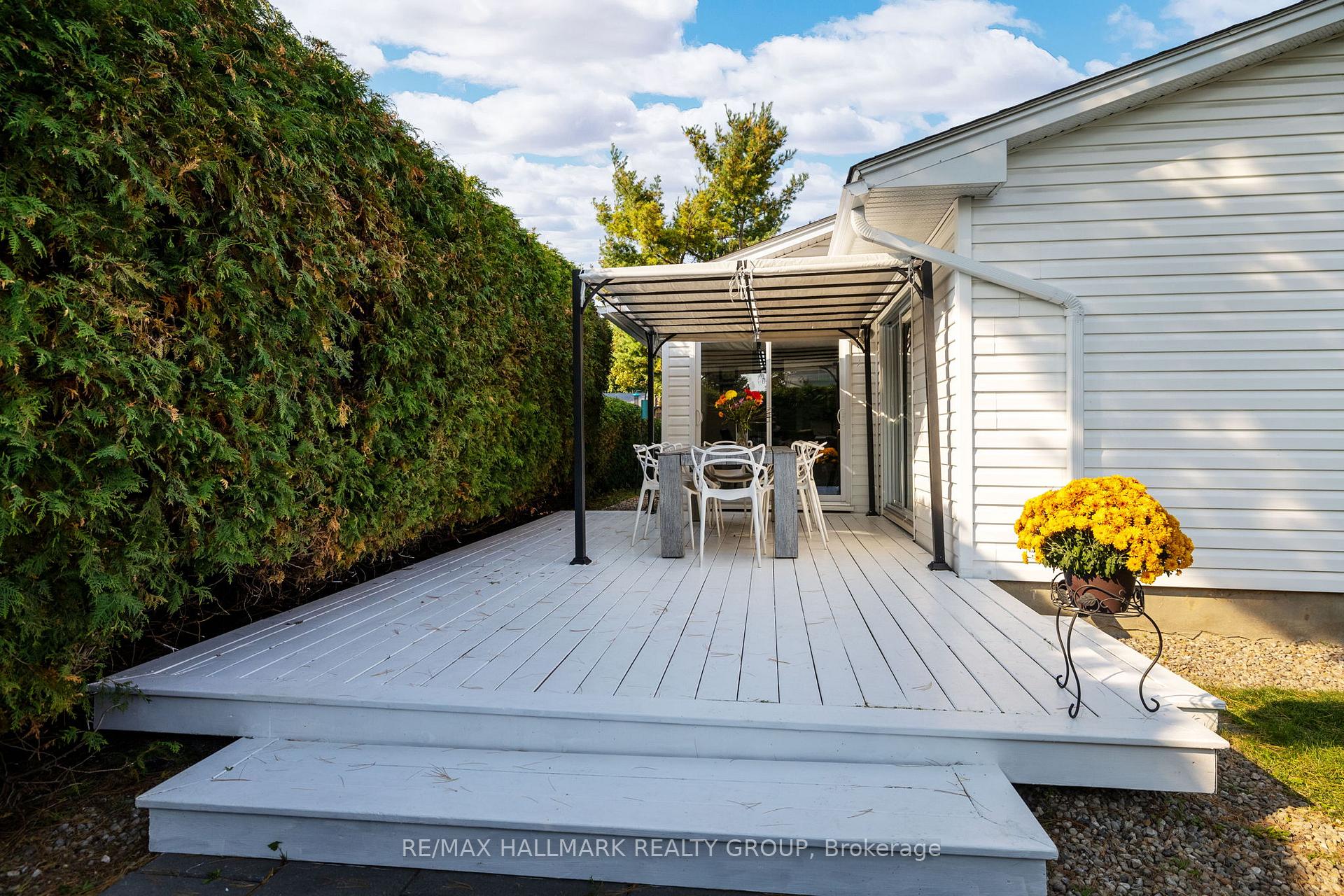 Photo 42 of 800 De Salaberry Street, Ottawa, Beacon Hill North — HOMEH