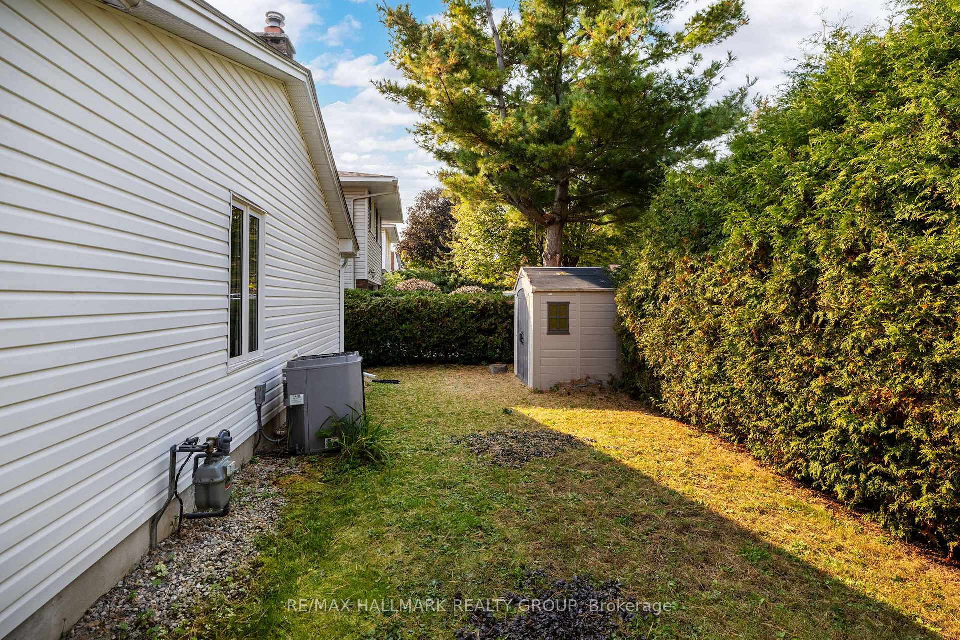 Photo 45 of 800 De Salaberry Street, Ottawa, Beacon Hill North — HOMEH