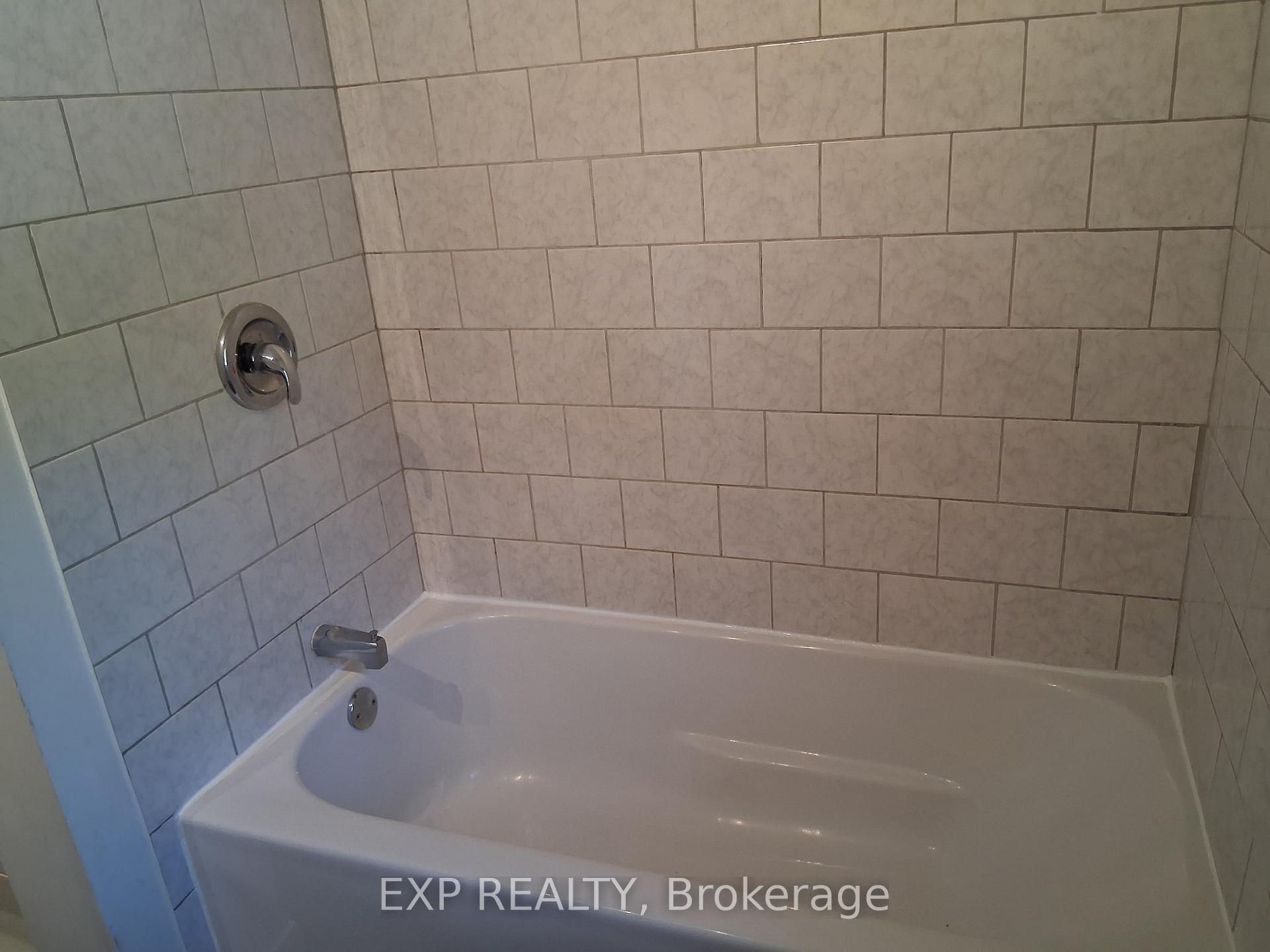 Photo 8 of 215 Lavergne Street, Ottawa, Vanier — HOMEH