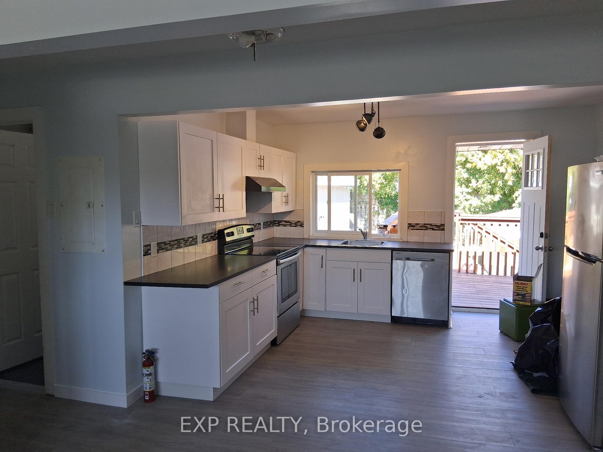 Photo 14 of 215 Lavergne Street, Ottawa, Vanier — HOMEH