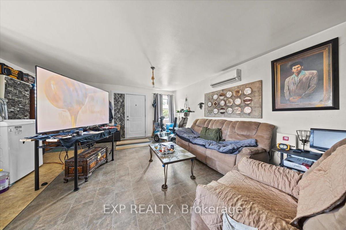 Photo 26 of 215 Lavergne Street, Ottawa, Vanier — HOMEH