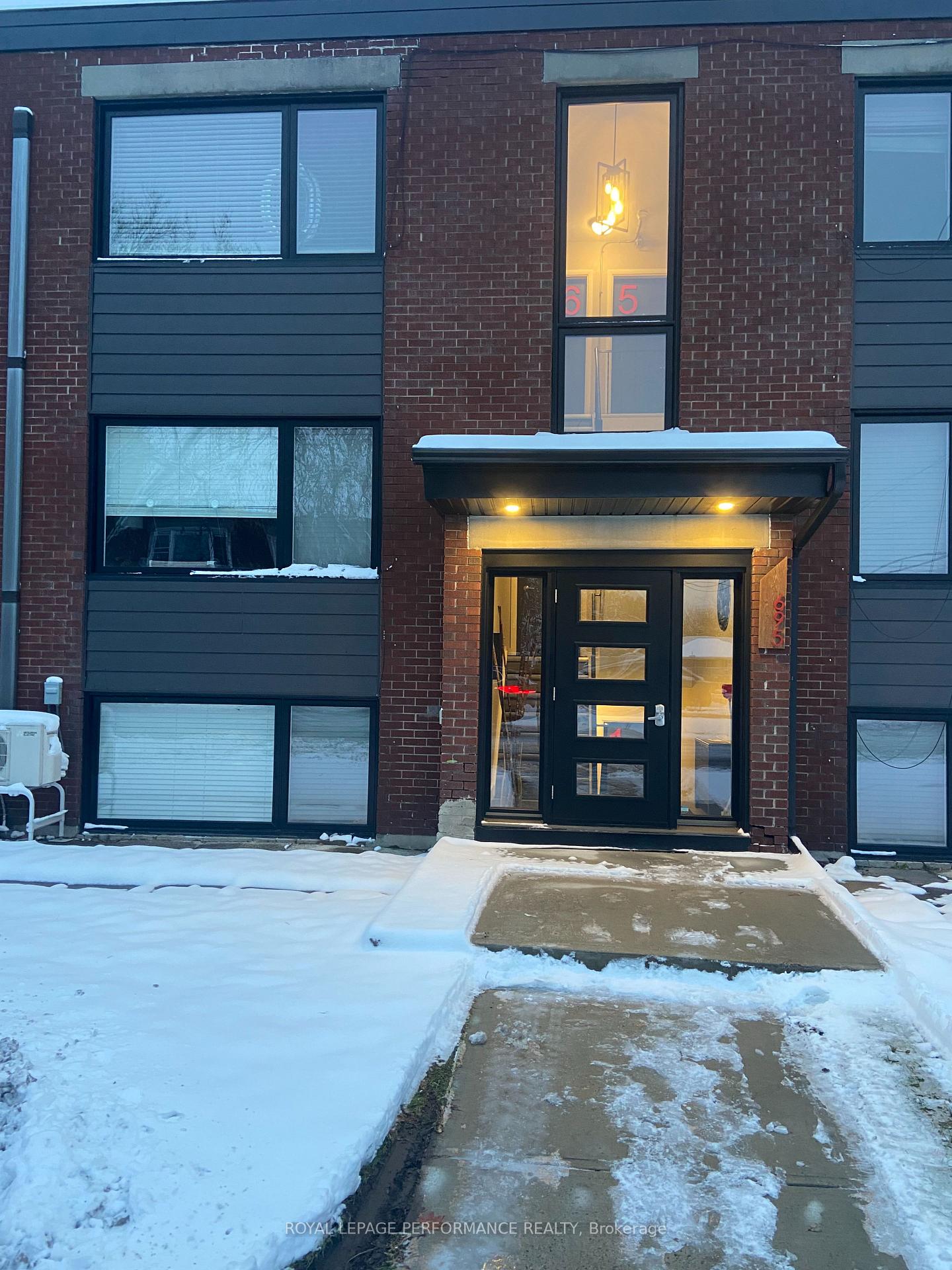 Photo 1 of Unit Unit 5, 695 Morgan Street, Ottawa, Vanier — HOMEH