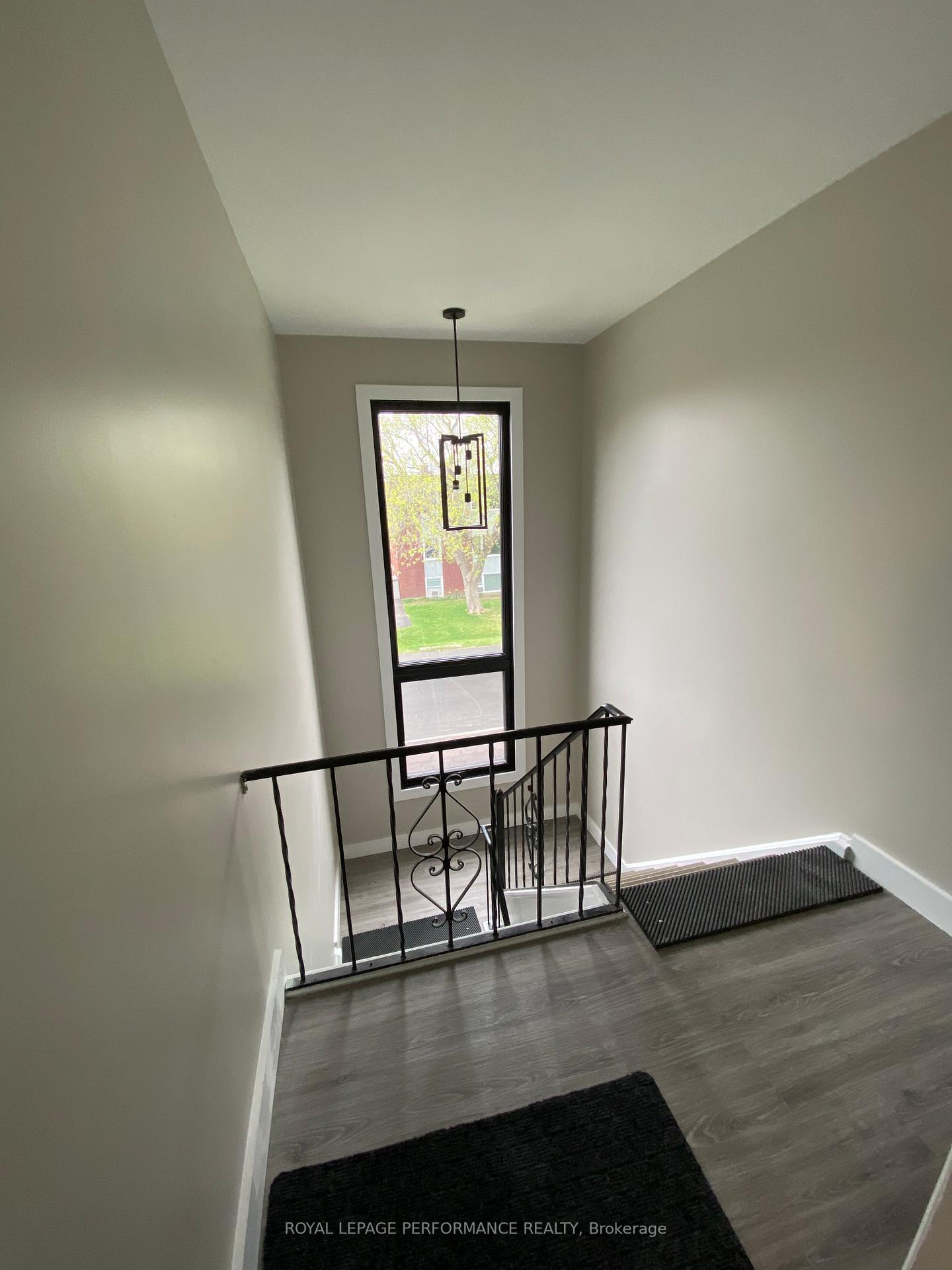 Photo 4 of Unit Unit 5, 695 Morgan Street, Ottawa, Vanier — HOMEH