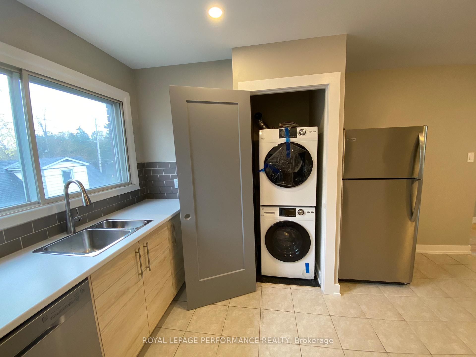 Photo 10 of Unit Unit 5, 695 Morgan Street, Ottawa, Vanier — HOMEH