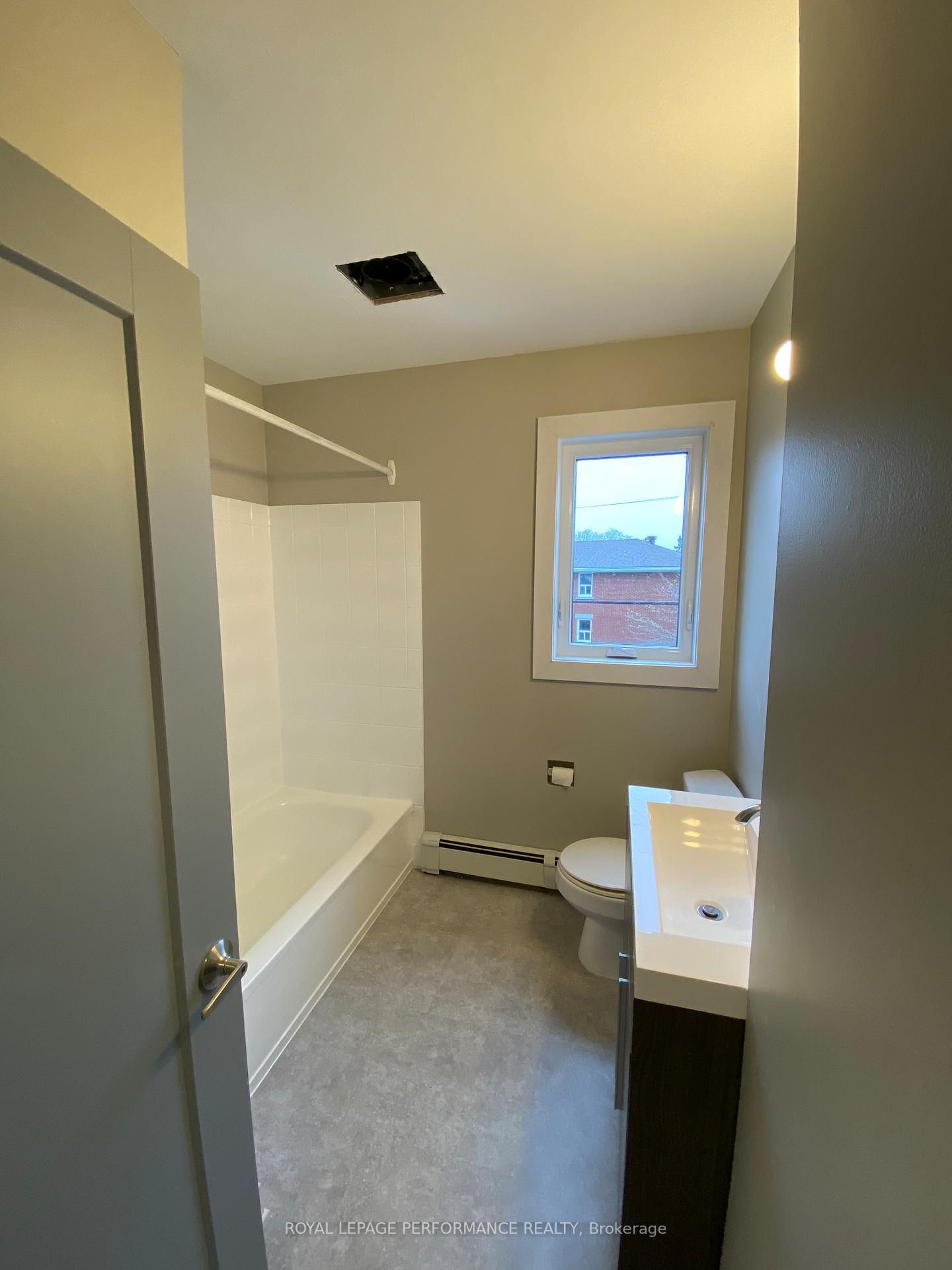 Photo 17 of Unit Unit 5, 695 Morgan Street, Ottawa, Vanier — HOMEH