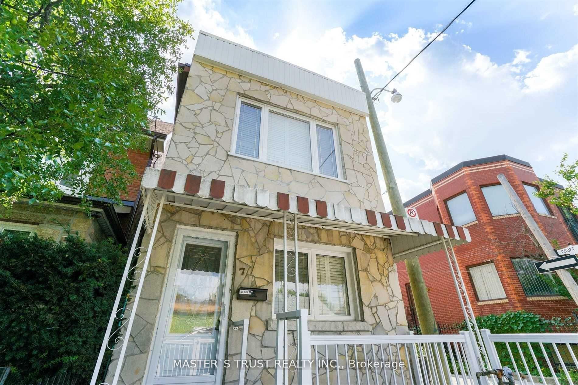 Photo 3 of Unit Lowunit, 7 Vankoughnet Street, Toronto, University — HOMEH