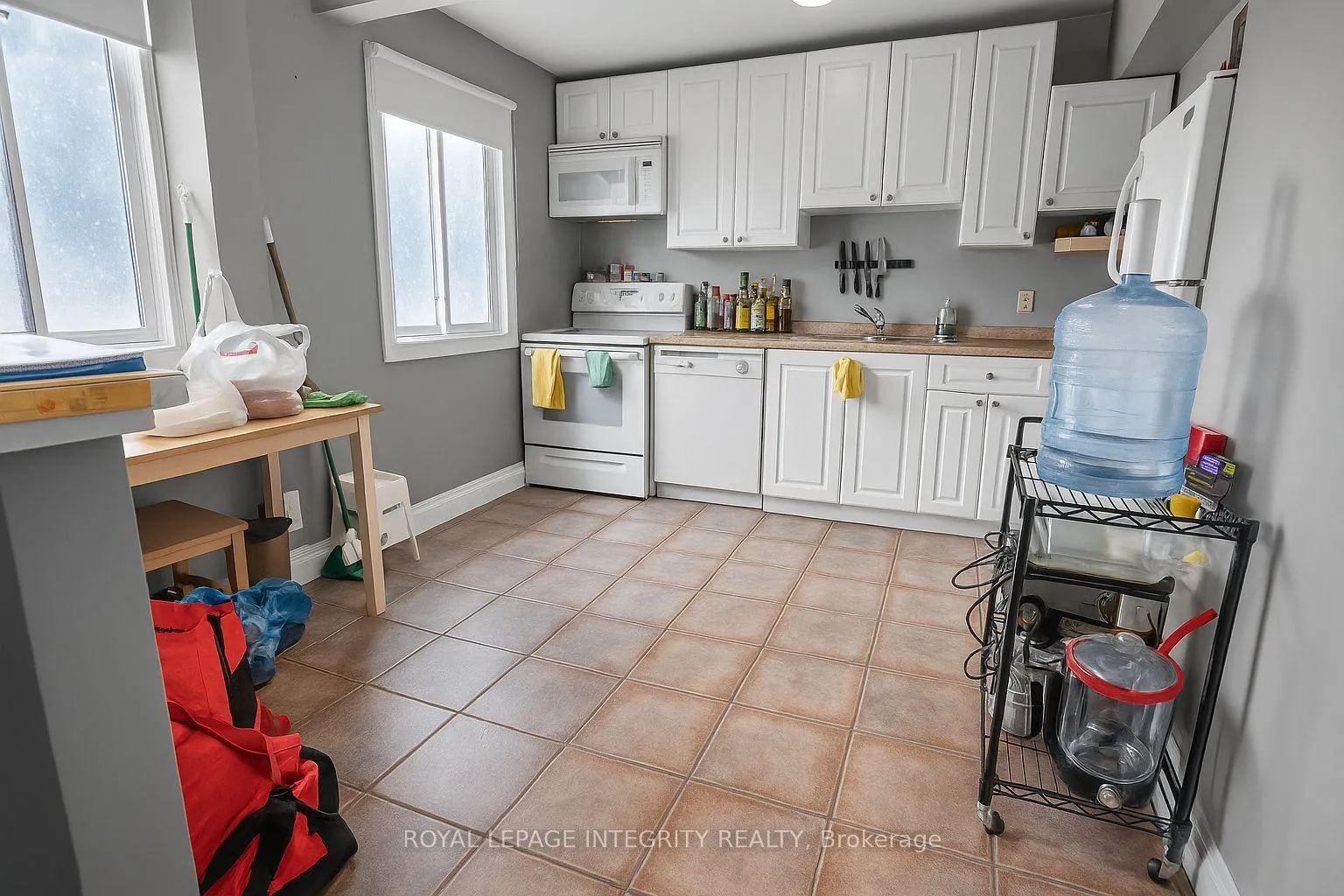 Photo 3 of 256 Alfred Street, Ottawa, Vanier — HOMEH
