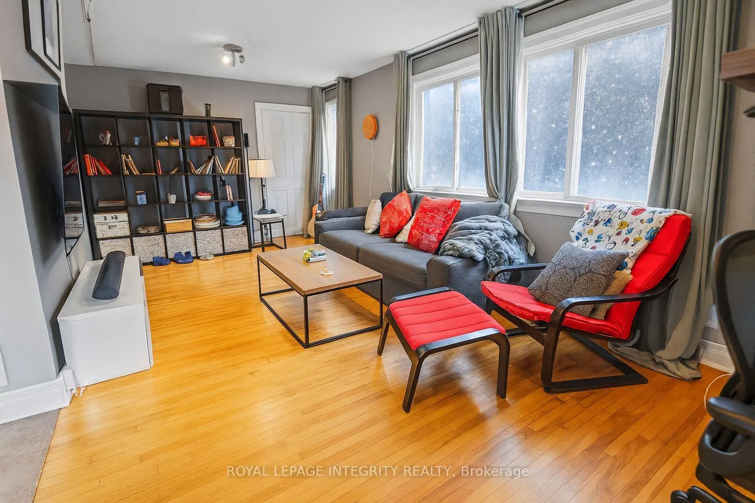 Photo 4 of 256 Alfred Street, Ottawa, Vanier — HOMEH