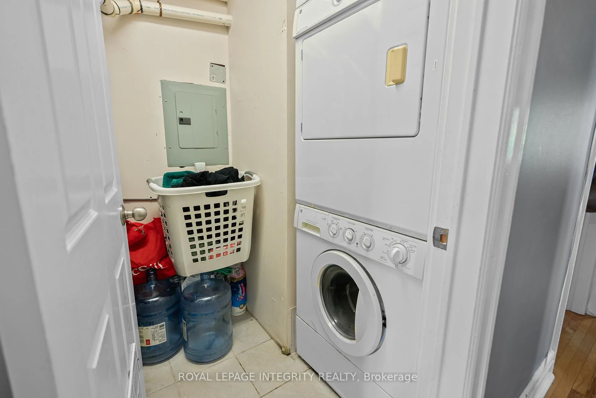Photo 7 of 256 Alfred Street, Ottawa, Vanier — HOMEH