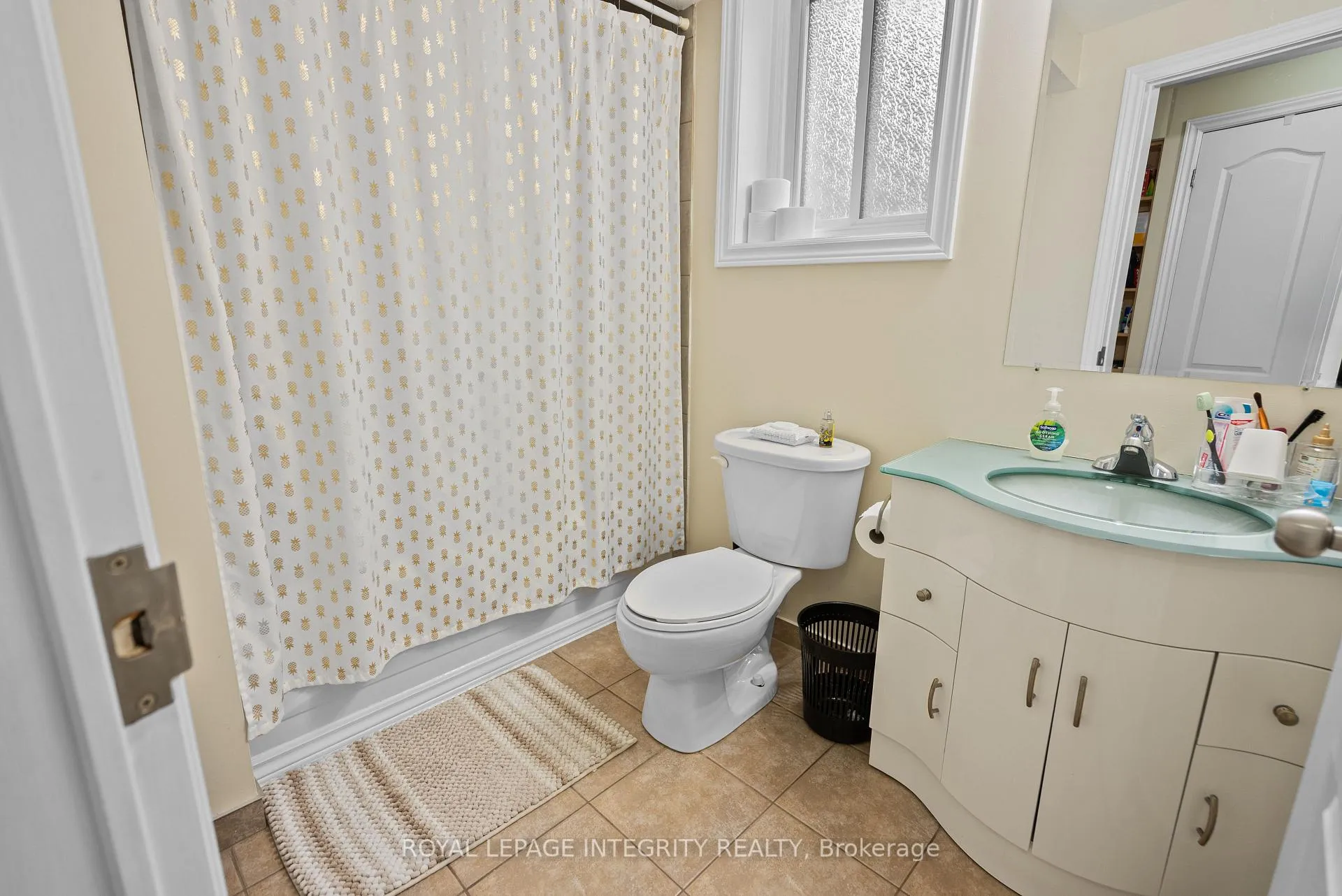 Photo 11 of 256 Alfred Street, Ottawa, Vanier — HOMEH