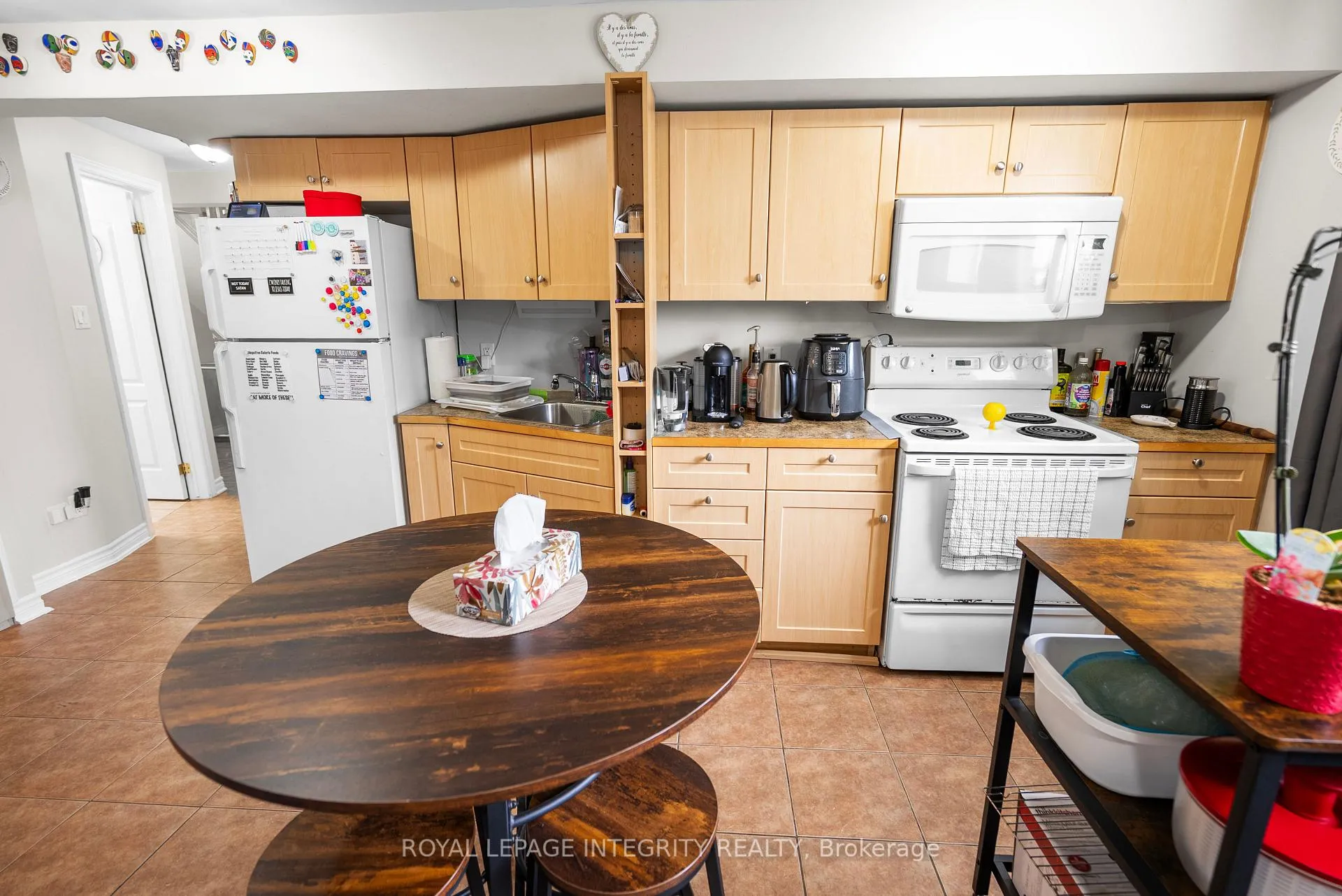 Photo 12 of 256 Alfred Street, Ottawa, Vanier — HOMEH