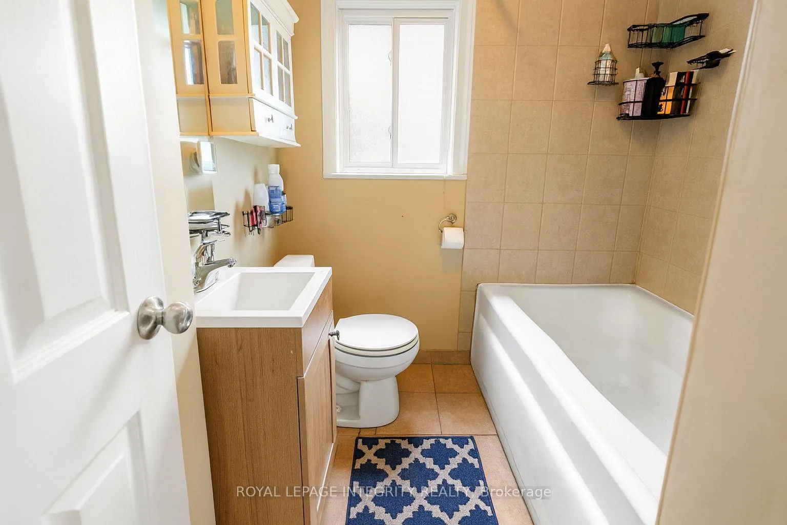 Photo 16 of 256 Alfred Street, Ottawa, Vanier — HOMEH