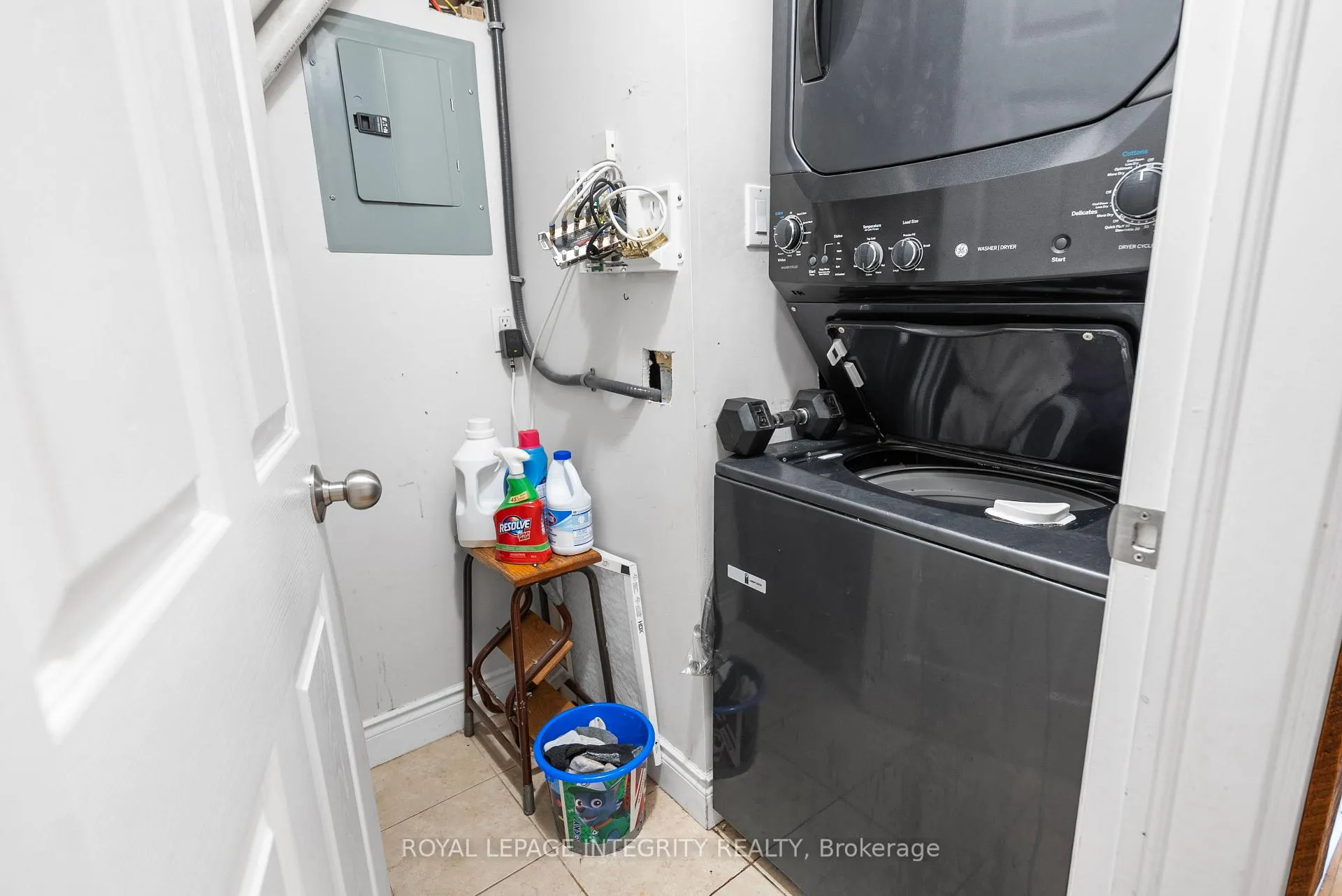 Photo 17 of 256 Alfred Street, Ottawa, Vanier — HOMEH