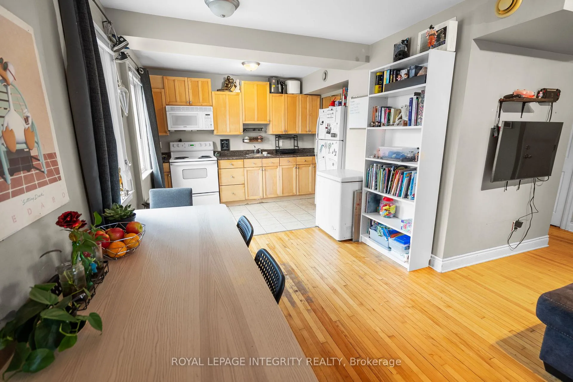 Photo 19 of 256 Alfred Street, Ottawa, Vanier — HOMEH