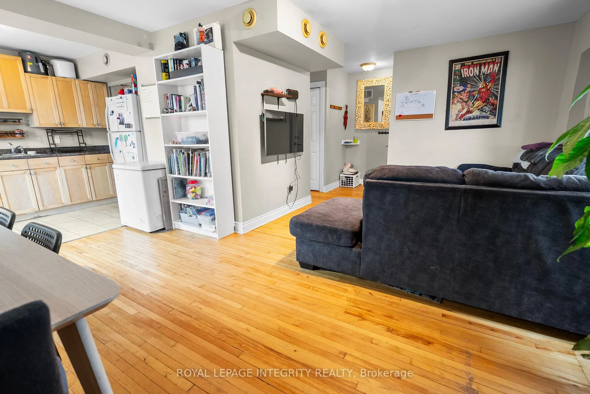 Photo 20 of 256 Alfred Street, Ottawa, Vanier — HOMEH