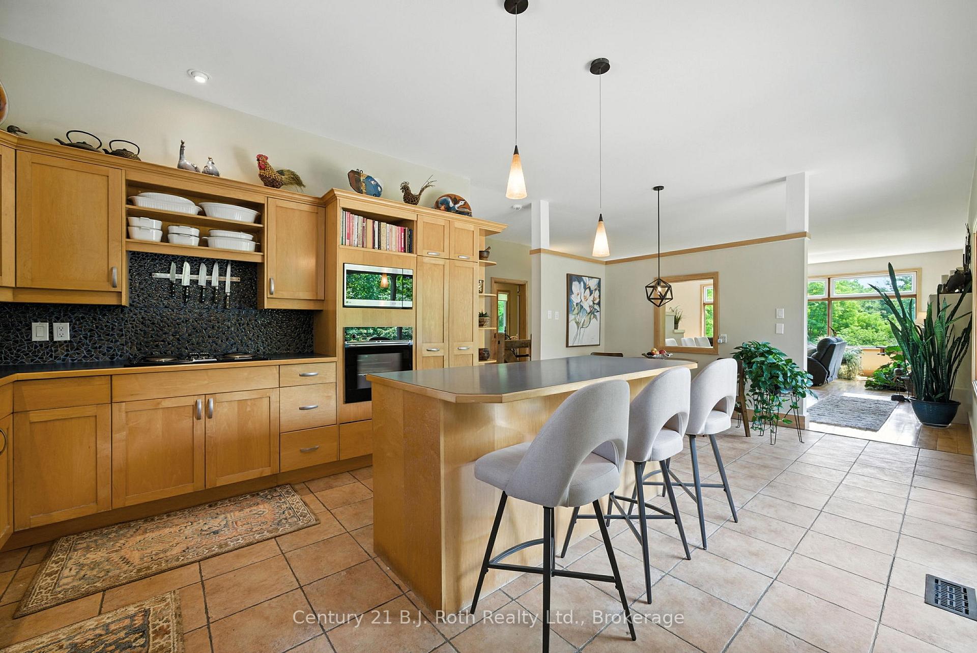 Photo 3 of 1131 Brock Road, Uxbridge, Rural Uxbridge — HOMEH