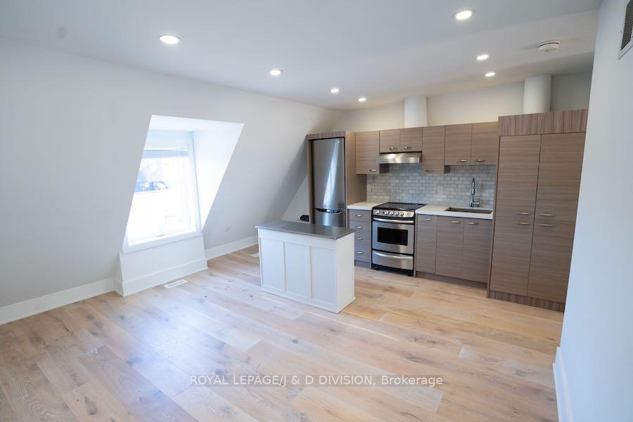 Photo 5 of Unit 3rd Flr, 657 Manning Avenue, Toronto, Palmerston-Little Italy — HOMEH