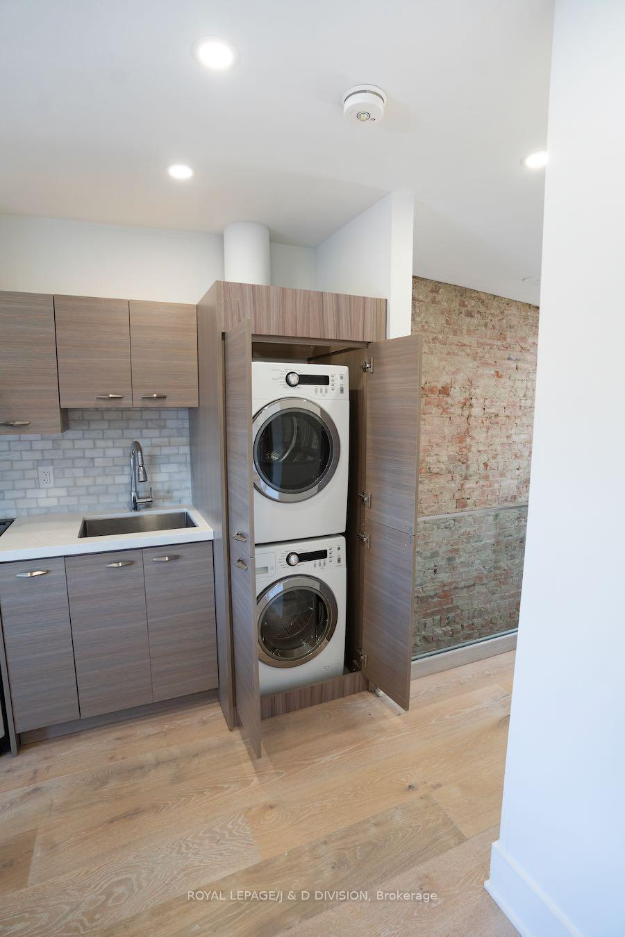 Photo 7 of Unit 3rd Flr, 657 Manning Avenue, Toronto, Palmerston-Little Italy — HOMEH