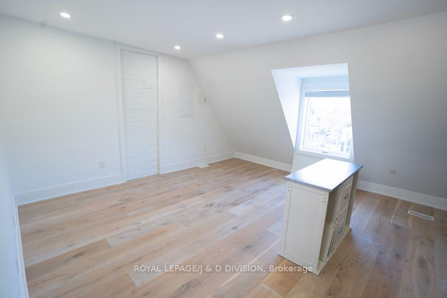 Photo 9 of Unit 3rd Flr, 657 Manning Avenue, Toronto, Palmerston-Little Italy — HOMEH