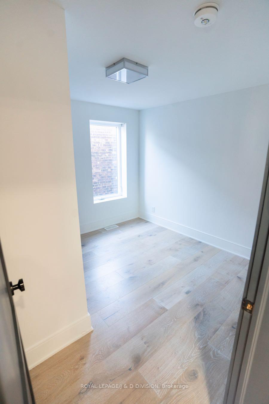 Photo 12 of Unit 3rd Flr, 657 Manning Avenue, Toronto, Palmerston-Little Italy — HOMEH