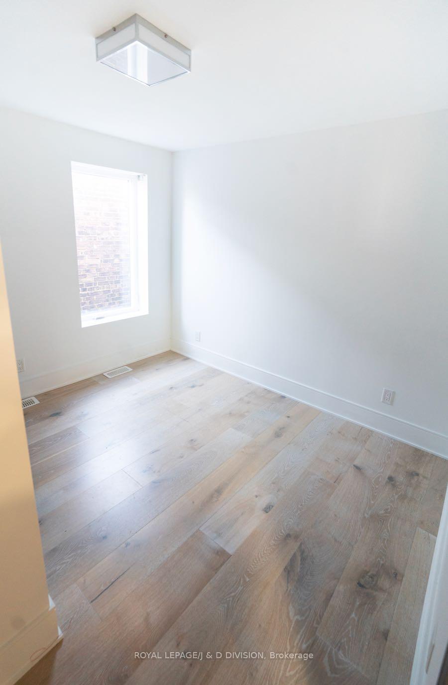 Photo 11 of Unit 3rd Flr, 657 Manning Avenue, Toronto, Palmerston-Little Italy — HOMEH